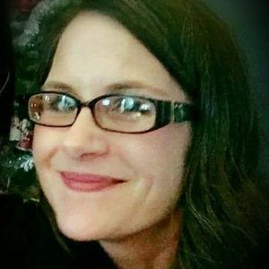 Meet your Posher, Adrienne